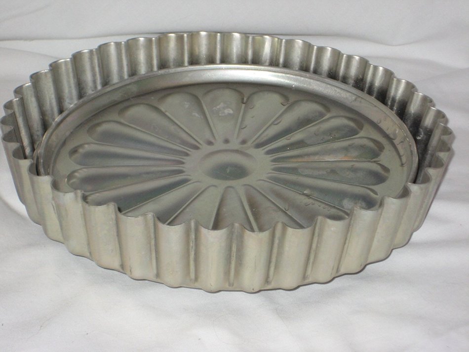 Vintage 4 Piece Wear-Ever 9 3/4 x 2 Inch Changeable Insert Aluminum Tart Caking Baking Pan USA