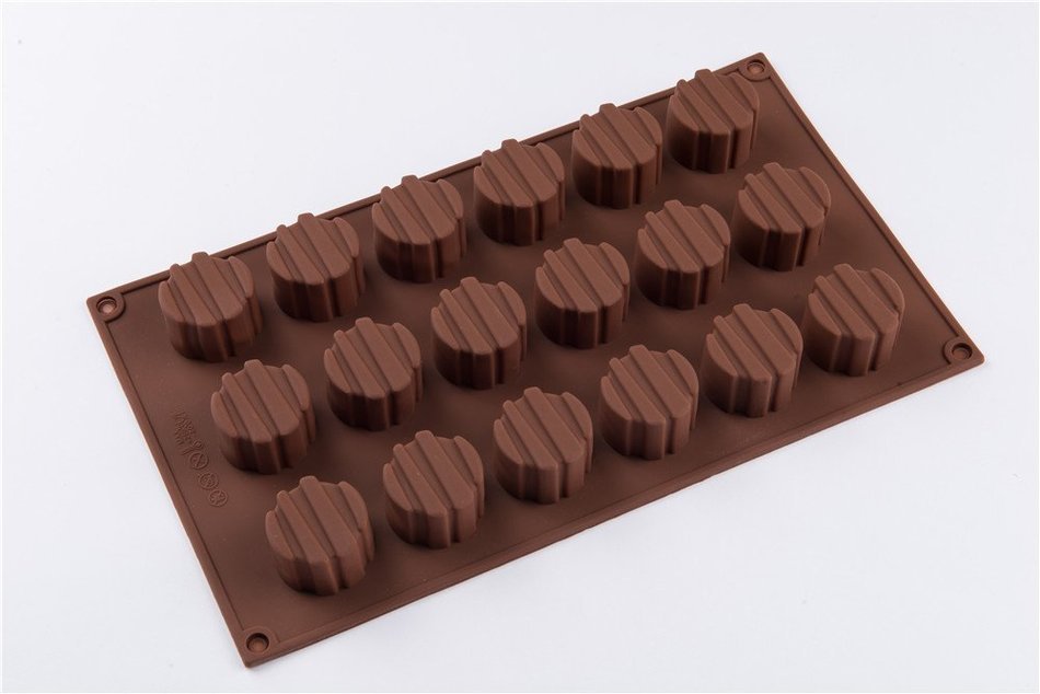 18 Cavity Little Round Silicone Handmade DIY Cake Chocolate Jello Pudding Ice Mold 3D Soap Candle Wedding Mold N5