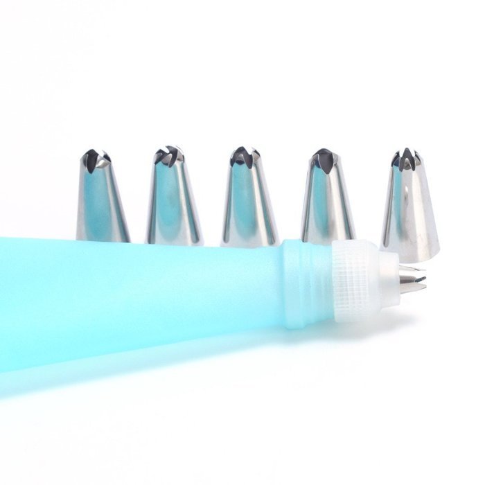 Misula 8 Pcs Cake Decorating Set, Silicone Icing Piping Cream Pastry Bag + 6 Pcs Stainless Steel Nozzle Tips Set...