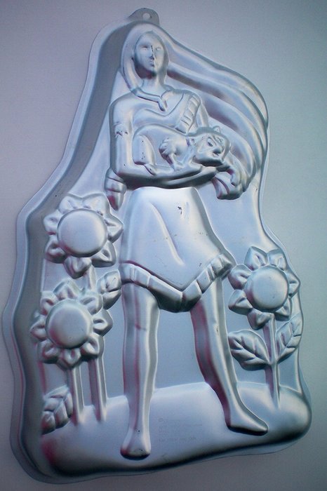 VINTAGE -- Wilton Pocohontas Cake Pan -- 1995 -- RETIRED -- as shown
