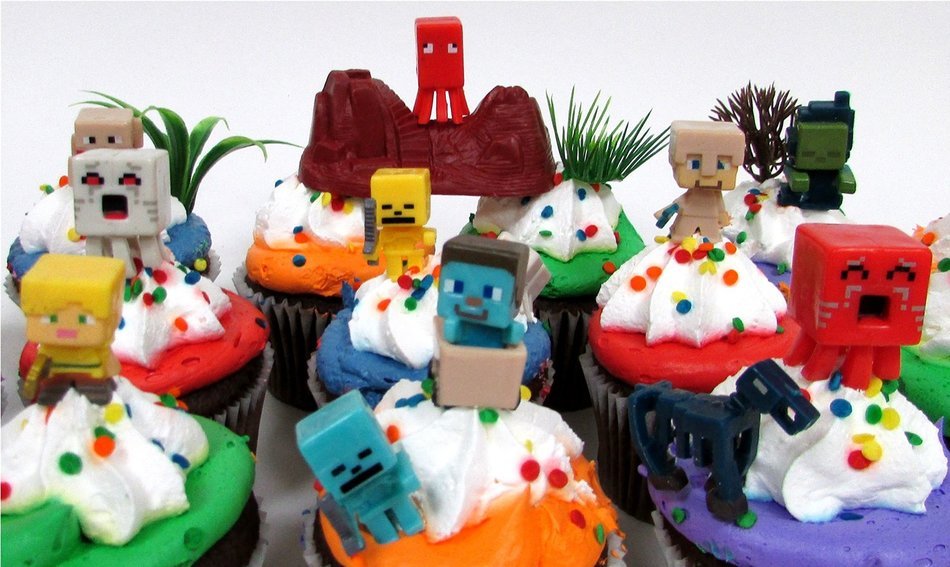 MINECRAFT 24 Piece Birthday CUPCAKE Topper Set Featuring Mini Minecraft ...