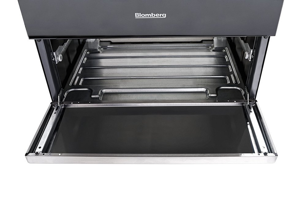 Blomberg BERU24200SS Electric Range with Ceramic Top, Non-Convection Oven, 24-Inch, Stainless Steel