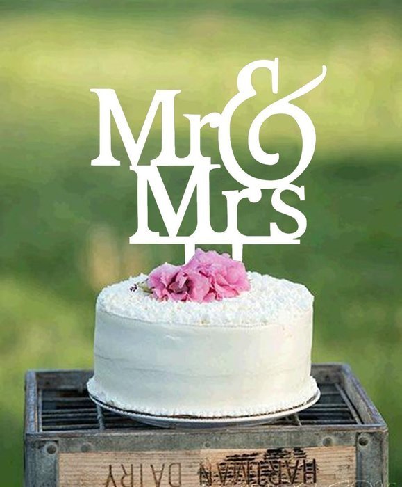 LOVENJOY with Gift Box Mr and Mrs Monogram Wedding Engagement Cake Topper (5.5-inch, Silver Glitter) N3