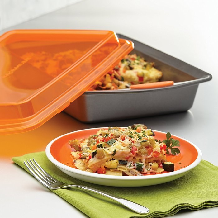 Rachael Ray Oven Lovin' Nonstick Bakeware 9-Inch-by-13-Inch Cake Pan, Orange N3