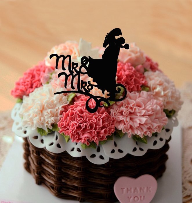 Ecape Wedding Cake Toppers Acrylic Bride and Groom Bridal Cake Toppers with Art Words Mr and Mrs for Cake Decoration N23