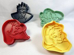 Snow White &amp; the Seven Dwarfs Press-and-Stamp Cookie Cutters Set of 4 Dopey Grumpy N2