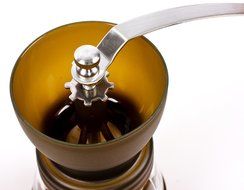 PuTwo B0140MSTO2 Coffee Grinder Burr Stainless Steel with Ceramic Hand Crank, Black N12