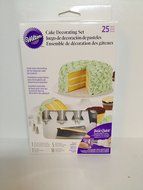 Wilton Cake Decorating Set - 25 Pieces