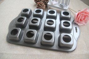 Befamous 12 Cups Non-stick Muffin Cupcake Pan - Removable Bottoms Round