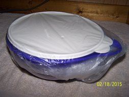 Tupperware Thatsa Bowl Jr. 12cup With One Handle Berry Bliss and Sugar Seal N2
