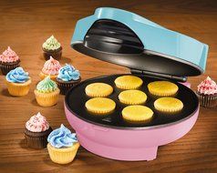 Nostalgia Electrics CKM100 Electric Cupcake Maker N4