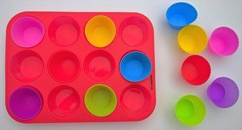 Muffin Pan &amp; Cupcake Liners of Silicone by Le Cocina. Safe &amp; Easy to Clean includes a 12 cup red silicone cupcake... N4