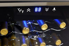 NewAir AW-281E 28 Bottle Thermoelectric Wine Cooler N57