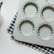 Astra Gourmet 12-Cavity Carbon Steel Mini Fluted Tart Pan/Quiche Pan/Pie Pan/Baking Tray with Matching Plastic... N6