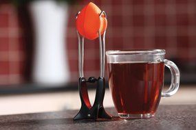 Tea Ball Infuser Dreamfarm Teafu. Green Color Tea Strainer Spoon. Loose Squeeze Tea Sifter by Dreamfarm. Innovative... N9