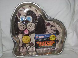 1995 E-Z Baker Critter Cakes Dog 13x13 Inch Cake Baking Pan (Uses 2 Cake Mixes) N2