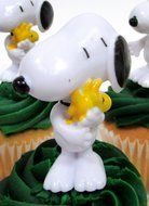 Peanuts Charlie Brown Joe Cool - SNOOPY - 10 Piece Birthday CUPCAKE Topper Set N5