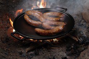 Cast iron Pizza Stone / Pizza Pan 14-Inch By Chef Essential