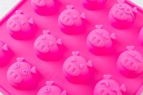 16 Cavity Mini Cute Pig with Multi-expression Cake Pudding Jelly Mold Handmade DIY Soap Clay Mould