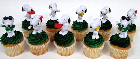Peanuts Charlie Brown Joe Cool - SNOOPY - 10 Piece Birthday CUPCAKE Topper Set N6