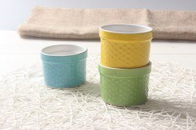 SOLECASA "4.5-OZ/Set of 4" Porcelain/Ceramic Round Colored Ramekin Set,Custard Cup,Cup for Cupcake