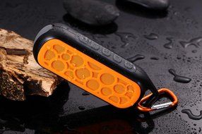 SNEED-Outdoor sports waterproof and shockproof wireless Bluetooth speakers , orange