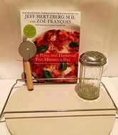 THE PERFECT PIZZA KIT: 5 PIECE PIZZA STONE/COOKBOOK/CHEESE SHAKER GIFT SET N4