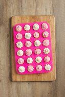 24 Cup, Non Stick, Premium Silicone Mold. Mini Muffin &amp; Mini Cupcake Pan/Silicone Baking Mold/Mini Baking Cups N9