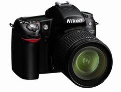 Nikon D80 10.2MP Digital SLR Camera Kit with 18-135mm AF-S DX Zoom-Nikkor Lens N3