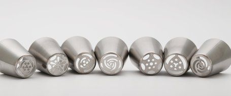 7-Piece Kitchen Stainless Steel Cake Decorating Russian Piping Tips Set N5