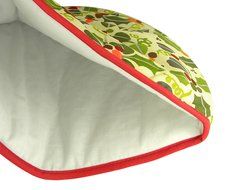McCaw Allan Holiday Holly Spice Cotton Christmas Tea Cosy N2