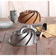 Nordic Ware Platinum Collection Anniversary 10- to 15-Cup Bundt Pan N3