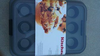 KitchenAid Classic Nonstick 12-Cavity Muffin Pan with Carrying Lid