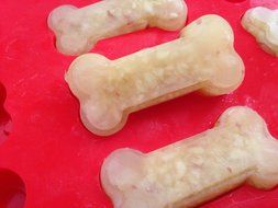 Mobi Kitchen Dog Treats Silicone Cookie Cake Pan Mold - Set of 2 - Bone-Shaped and Paw Prints N3