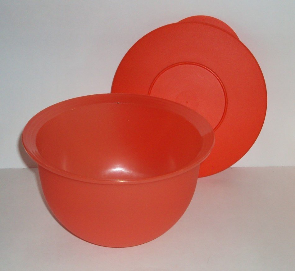 Tupperware Impression 5 Cup Nesting Mixing Bowl Red Hot Chili Pepper