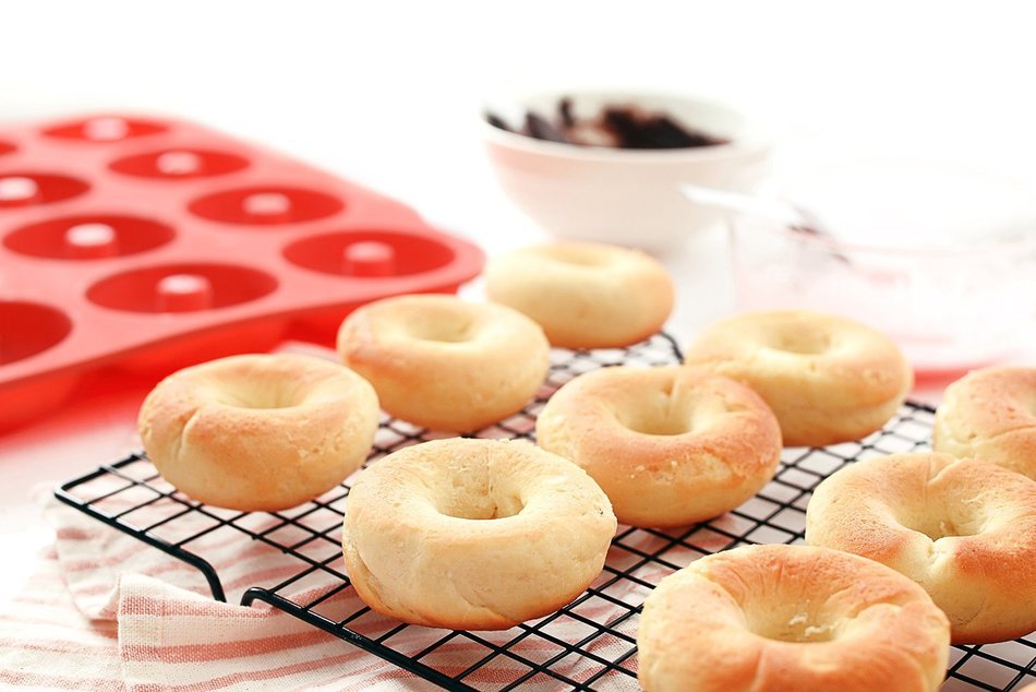 Large Full Size Donut Pan, Silicone Bagel Mold, 12 Non Stick Professional Grade Doughnut Cavity Baking Made Easy...