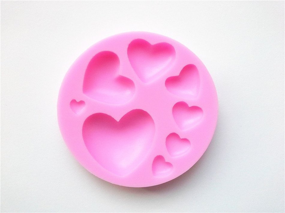 Wocuz W0219 8 Sizes of Hearts Shape Silicone Candy Fondant Chocolate Accessory Mold Cake Decoration