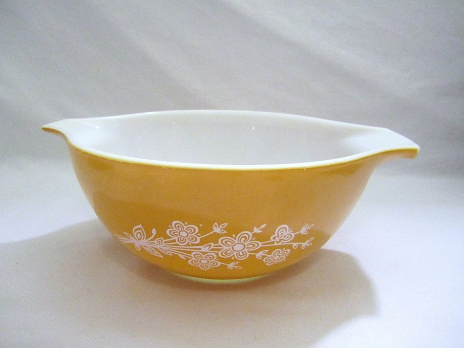 1960-70's Vintage Pyrex " Butterfly Gold " 1 1/2 Quart Cinderella Mixing Nesting Batter Bowl