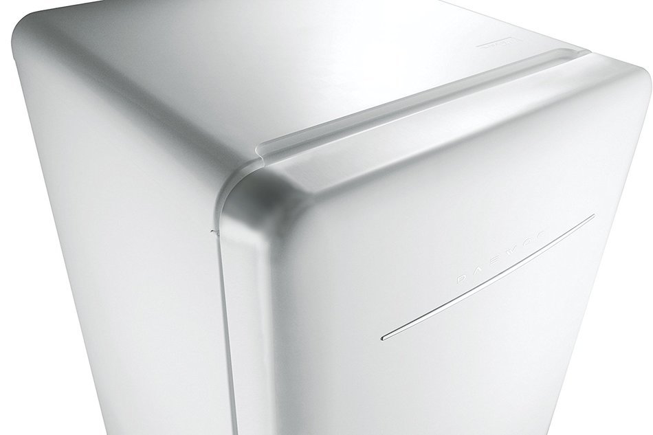 Daewoo Retro Compact Refrigerator 2.8 Cu Ft, Creme White