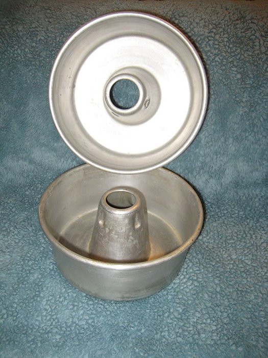 SET OF 2 - Vintage Heavy Aluminum 7x3 Inch Bundt Cake Baking Pan - Jell-O Mold - Made In USA