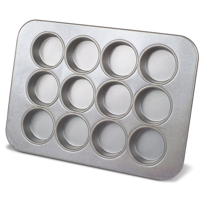 Chicago Metallic Texas Size Muffin Pan, 12 Forms
