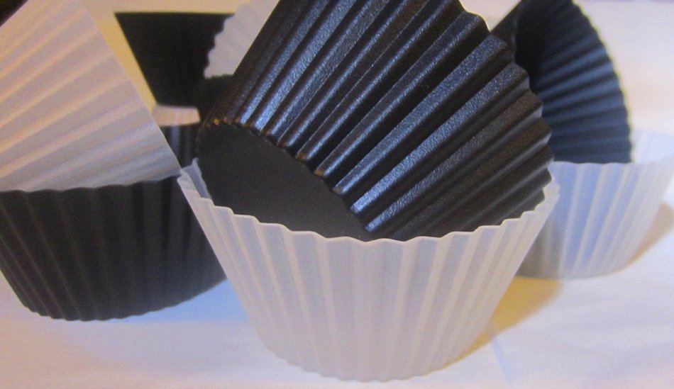 Reusable Silicone Baking Cups 2.75": Set of 12, Must-Have-Bakeware! N6
