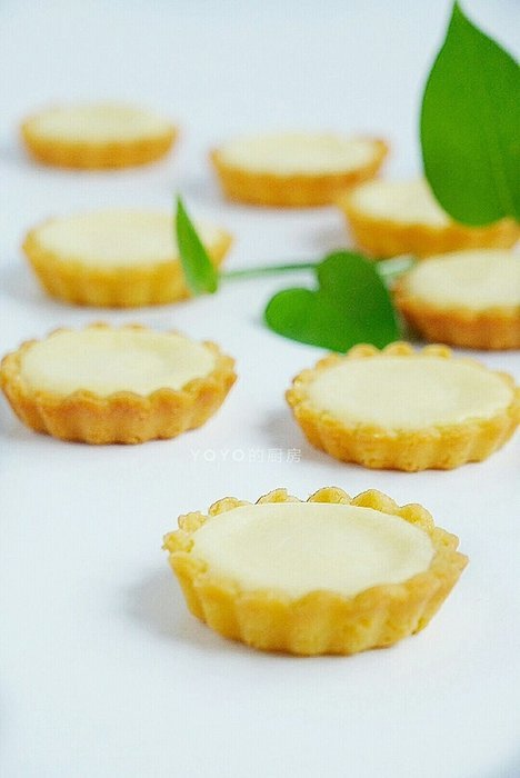 Astra Gourmet 12-Cavity Carbon Steel Mini Fluted Tart Pan/Quiche Pan/Pie Pan/Baking Tray with Matching Plastic... N3