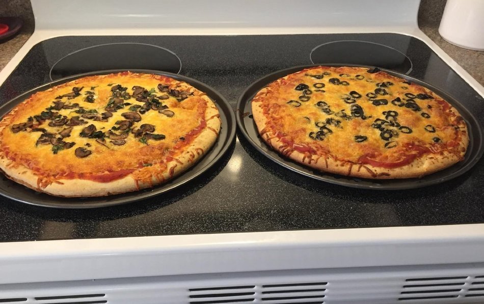 Pack of 2 Pizza Pans with holes 13 inch - Professional set for restaurant type pizza at home grill barbecue N2
