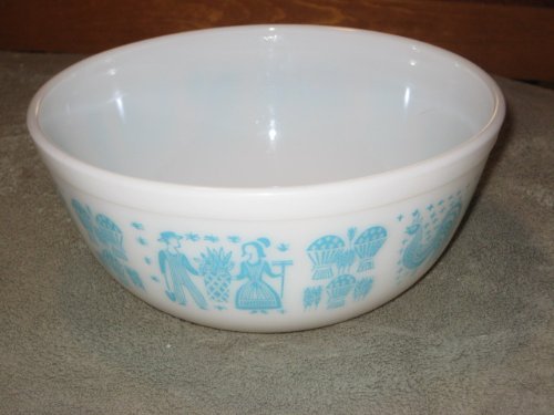 Vintage 1957 " Butterprint " White w/ Teal 2 1/2 Quart Mixing Nesting Batter Bowl