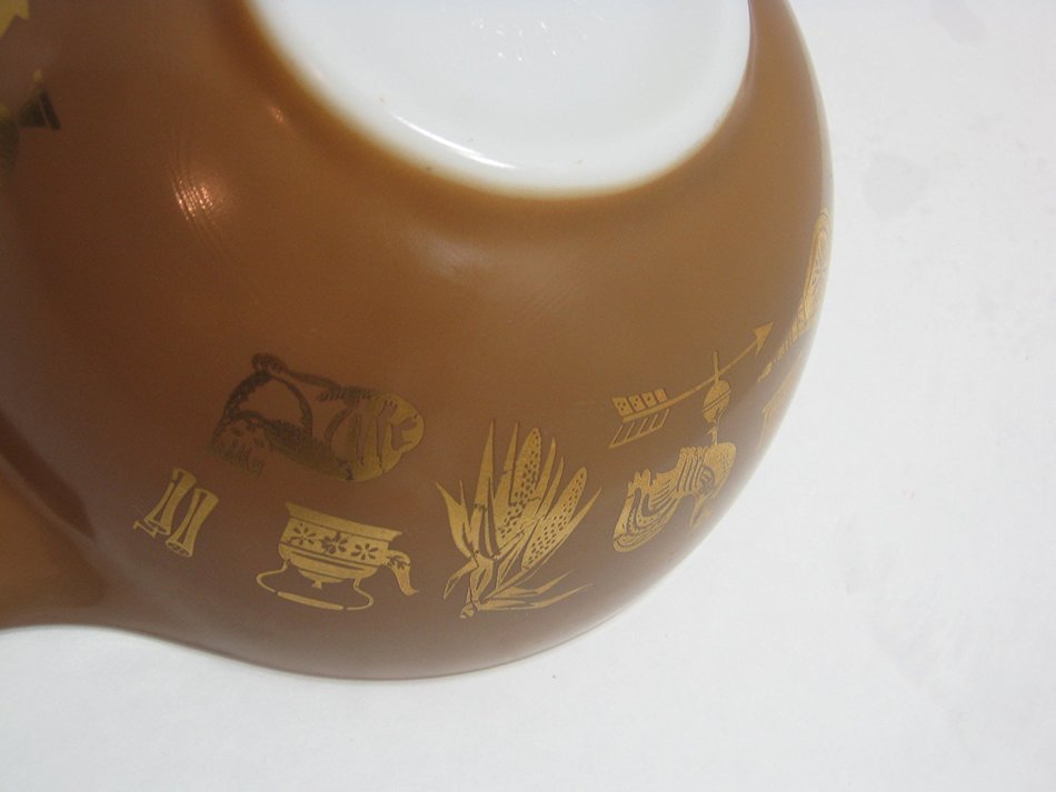 Vintage Pyrex Early American 1.5 Qt Cindarella Mixing Bowl