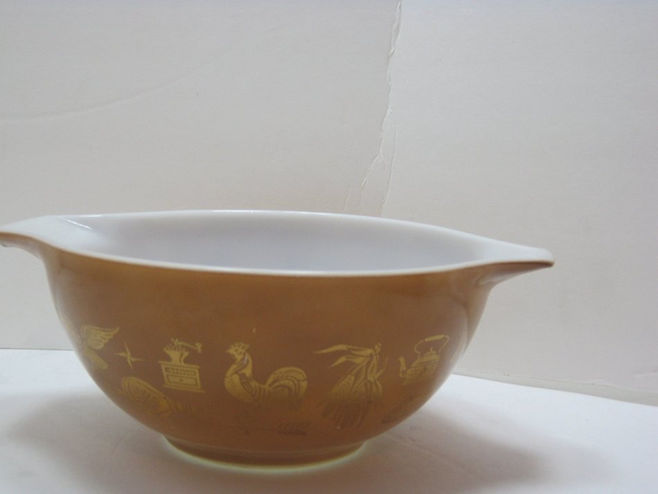 Vintage Pyrex Early American 1.5 Qt Cindarella Mixing Bowl N2