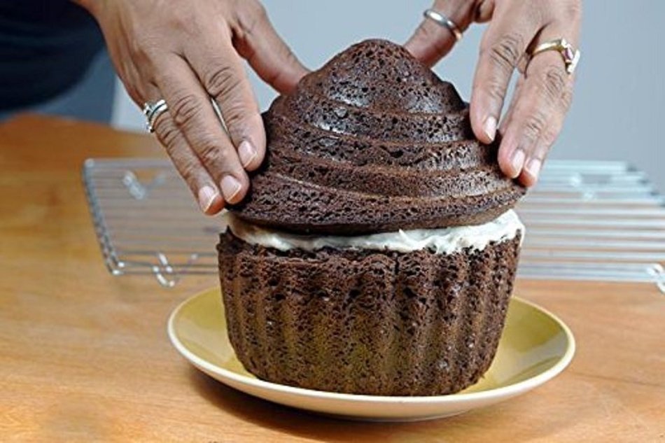 Jumbo Cupcakes Bake Set - 25x Bigger Than a Big Cupcake! - Also Includes Cupcake Recipe Book N7