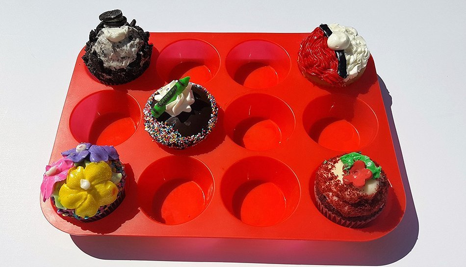 Muffin Pan & Cupcake Liners of Silicone by Le Cocina. Safe & Easy to Clean includes a 12 cup red silicone cupcake... N7