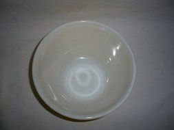 Vintage Pyrex (No. 402) Primary Yellow Nesting Mixing Serving Bowl (1.5 Qts)